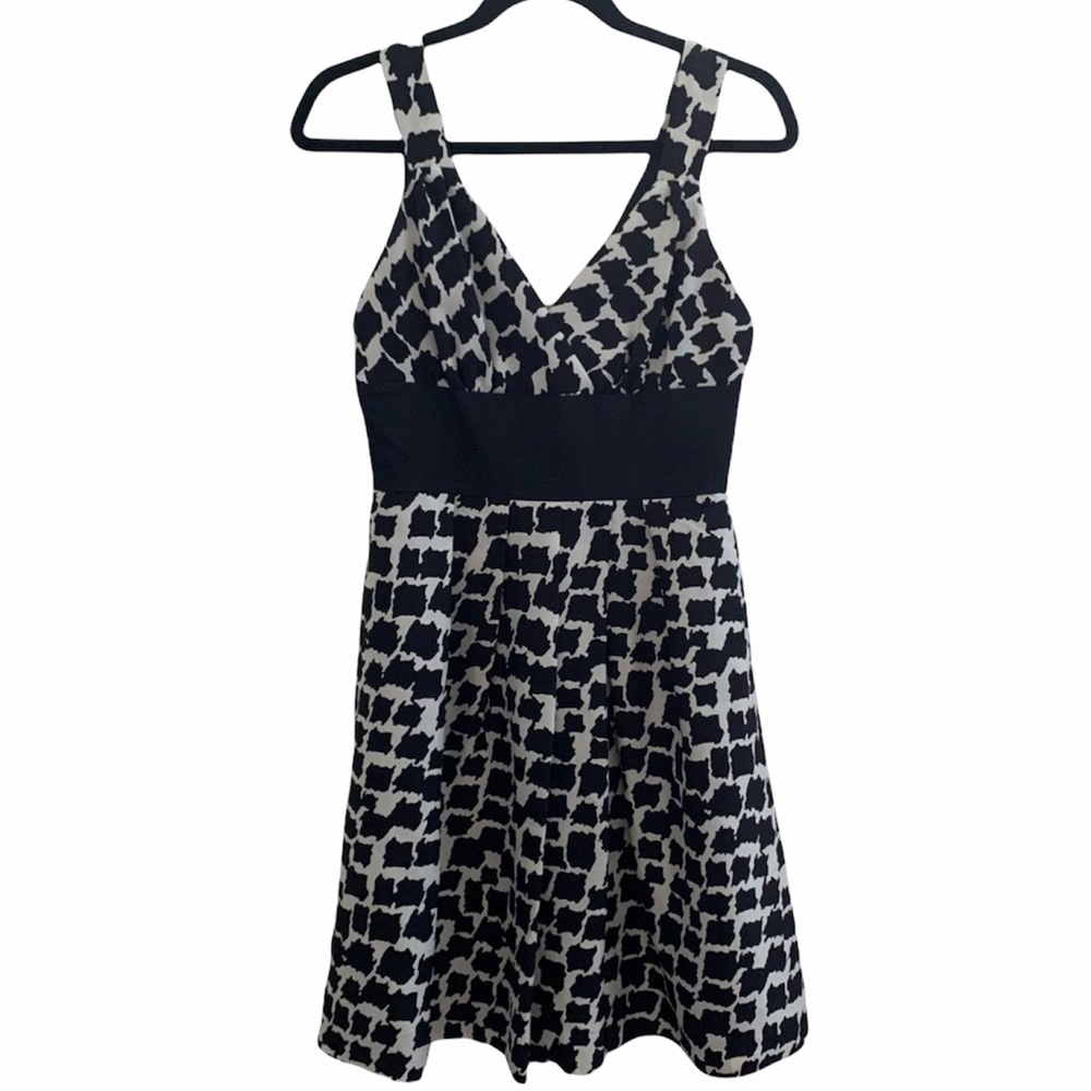 WHBM HoundsTooth Fit and Flare Black and White Dress Size 2